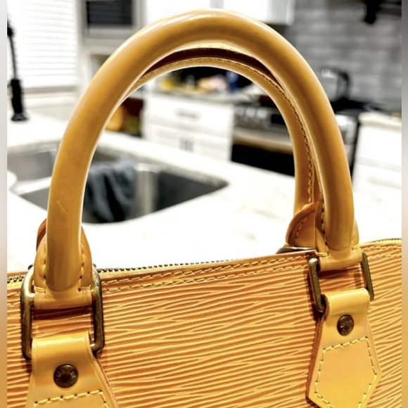 LV Alma bag - Picture 4 of 10